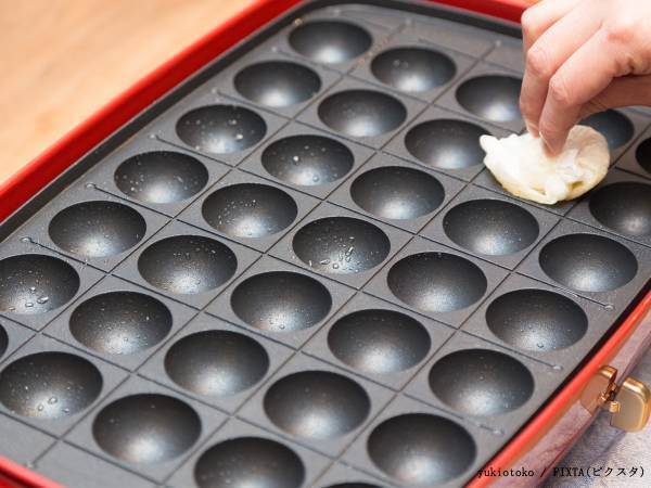 たこ焼き器にパイシートを敷いたら…　完成したものに「子供のおやつにいい」