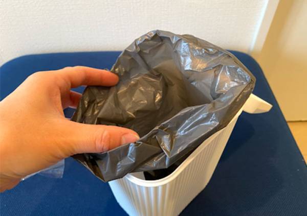 部屋のゴミ箱の回収が面倒…　解決するダイソーグッズに「これしか使いたくない」