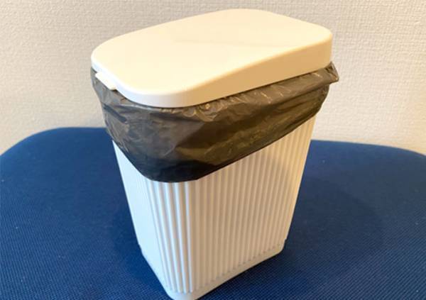 部屋のゴミ箱の回収が面倒…　解決するダイソーグッズに「これしか使いたくない」