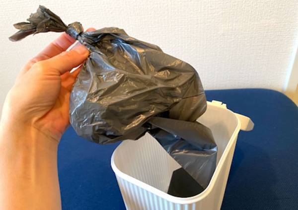 部屋のゴミ箱の回収が面倒…　解決するダイソーグッズに「これしか使いたくない」