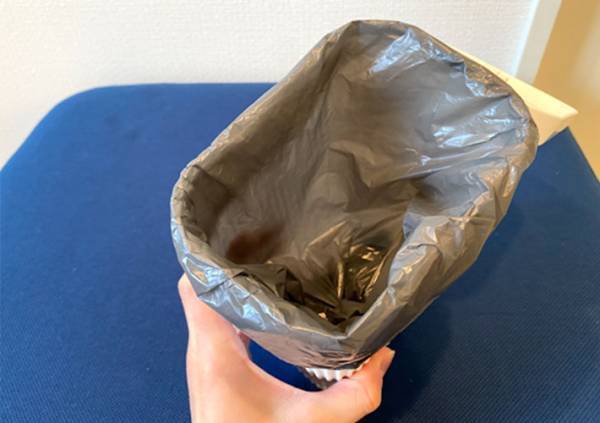 部屋のゴミ箱の回収が面倒…　解決するダイソーグッズに「これしか使いたくない」
