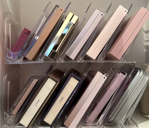 セリアで買ったハンカチスタンド　収納したモノに「その手があったか！」