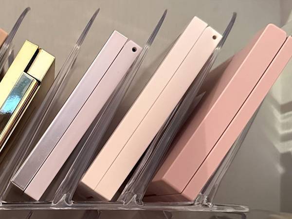 セリアで買ったハンカチスタンド　収納したモノに「その手があったか！」