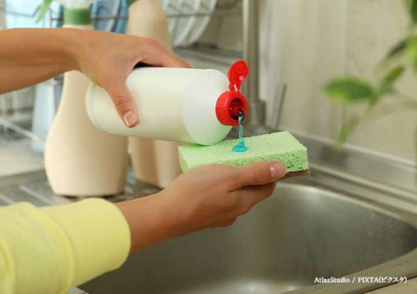 そのまま放置しないで！　企業が教えるスポンジの除菌方法とは？