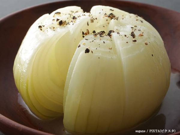 新玉ねぎを６等分して？　超カンタンな絶品レシピに「無限に食える」「アカンやつだ」
