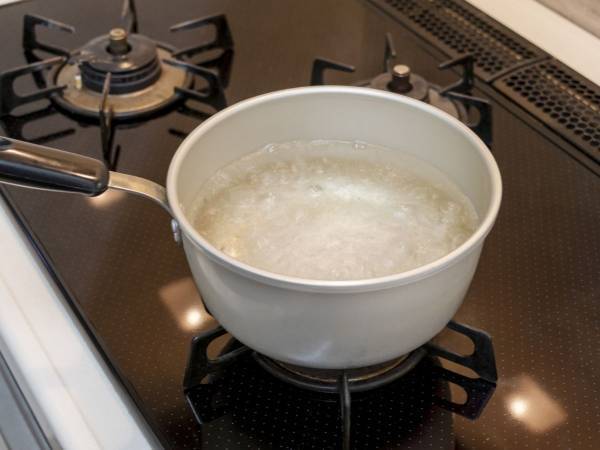 アルミ鍋をお手入れする際の注意点は？　企業の解説に「意識します」