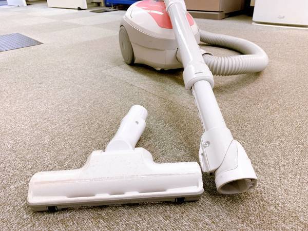 掃除機のホースが詰まった！　三菱電機が教える『除去方法』に「そうやるんだ」