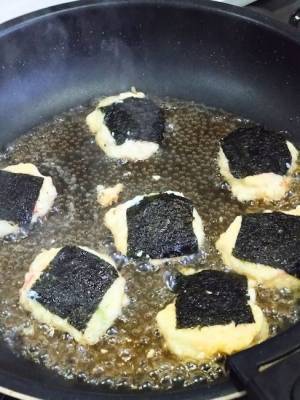 豆腐と片栗粉で作る『もちもちおつまみ』に「最高」「手が止まらない」