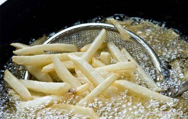 家で作るフライドポテト、なぜすぐシナシナに？　協会の回答に「もう失敗しない」