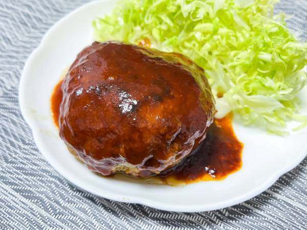 おうちで肉汁たっぷりなハンバーグを作るには？　コツに「そうすればよかったのか！」「有益」