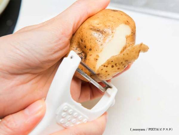 ピーラーの使い方、間違ってた？　爆速で剥けるやり方に「目からウロコ」「やってみる」