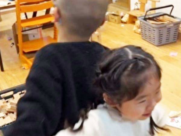 メガネをかけた兄　妹と遊んでいたら…「奇跡すぎるだろ」「夜中に爆笑」