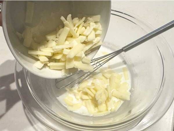 チーズソース作りの写真