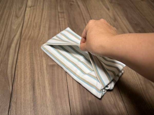 驚きのTシャツパッキング術　畳み方に「シワになりにくい」「次からこうする」