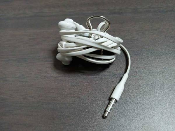 ダブルクリップの『留める以外』の使い道に「もうゴチャつかない！」