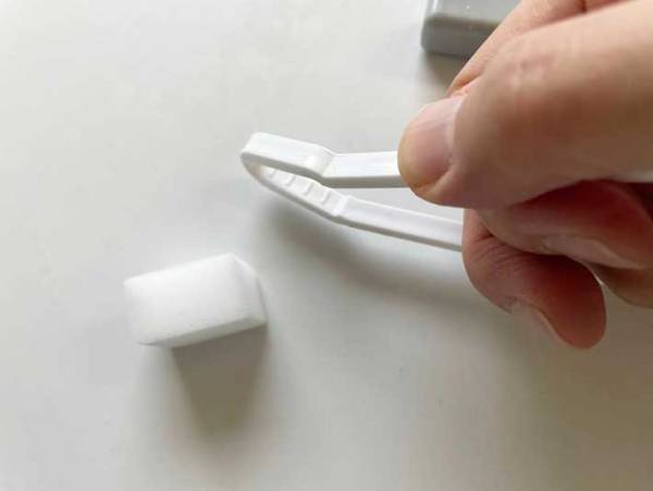 メラミンスポンジが棒状に進化！　セリアのグッズに「助かった」「考えた人最高」