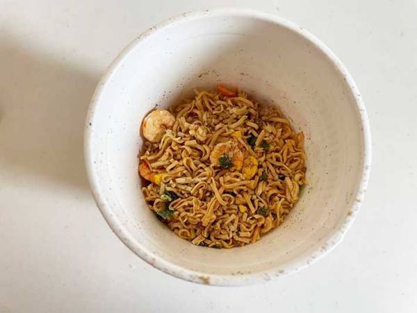 湯を注がない『カップヌードル』の食べ方に「ちょっと感動」「５分で完成」