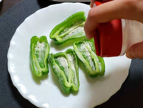 肉だね作り不要のピーマンの肉詰め　「こんなにすぐできるなんて」