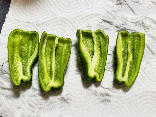 肉だね作り不要のピーマンの肉詰め　「こんなにすぐできるなんて」