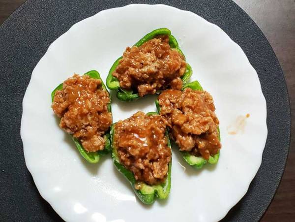 肉だね作り不要のピーマンの肉詰め　「こんなにすぐできるなんて」