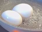 少ない水で『ゆで卵』を作るには？　方法に「最高」「エコですね！」