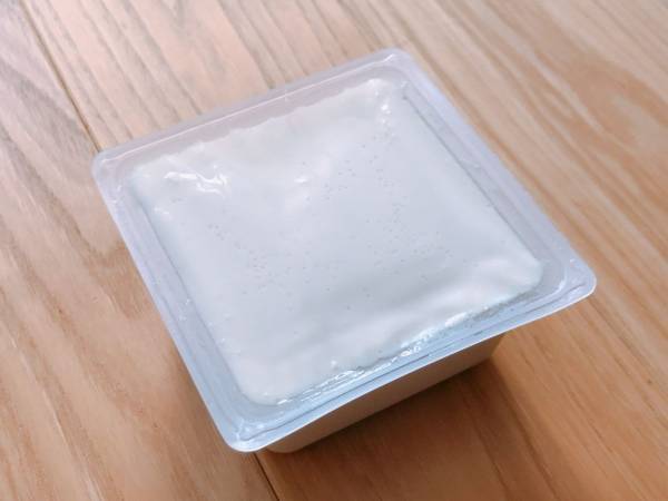 豆腐にアレを乗せてレンチンすると？　思わぬおつまみに「絶対うまいやつ」「毎晩コレ」