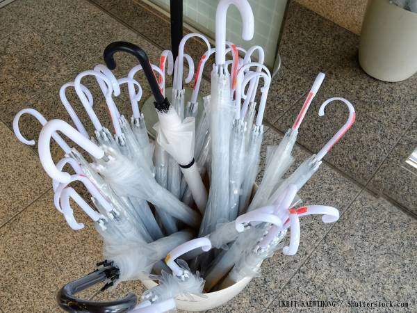 山寺宏一がもらった、傘用の特殊な『盗難防止シール』に「今度コレ試したい」