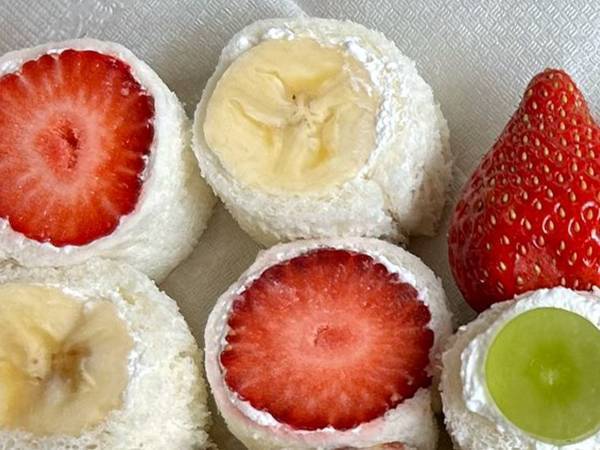 食べづらいサンドイッチ、串に刺したら？　「天才すぎる！」「真似したい」