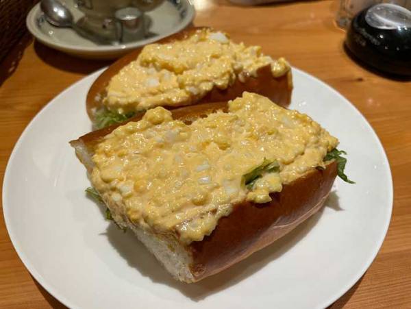 「軽い食事」と書いてあったのに…　コメダ珈琲で『たまごドッグ』を頼むと？　「真に受けちゃダメ」