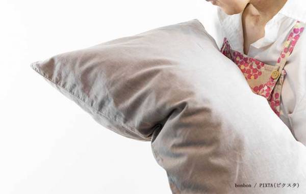 枕カバーはいつ洗う？　寝具メーカーの回答に「ヤバ」「盲点だった」