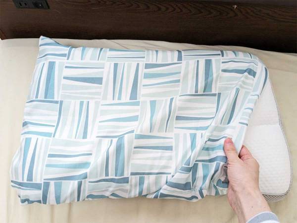 枕カバーはいつ洗う？　寝具メーカーの回答に「ヤバ」「盲点だった」