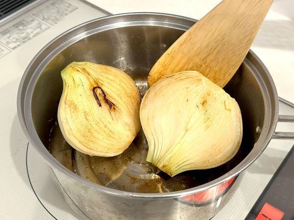 新タマネギを鍋に入れるだけ！　簡単すぎて何度も作りたくなるレシピが？