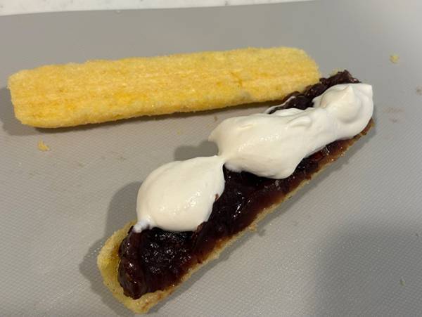 甘い『うまい棒』って知ってる…？　３社の商品でプチ贅沢気分に！