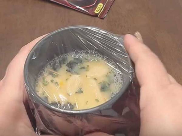 『お吸い物の素』で作る本格的な茶碗蒸し　卵と混ぜて３分レンチンすると？