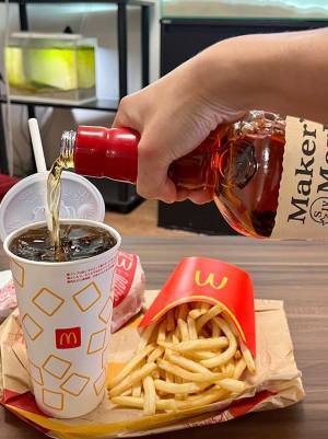 これが『大人のハッピーセット』だ…！　写真に「その手があったか」「幸せになれる」