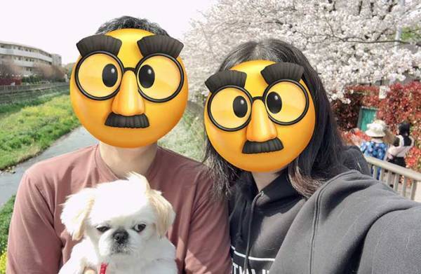 桜と写真を撮りたい夫婦　巻き込まれた愛犬の顔が…「最高の表情」「爆笑した」