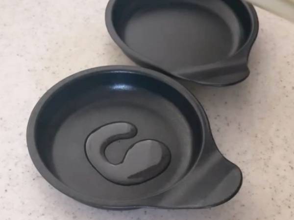 『目玉焼きプレート』が便利すぎて「何コレ！？」　朝食の準備があっという間に…？