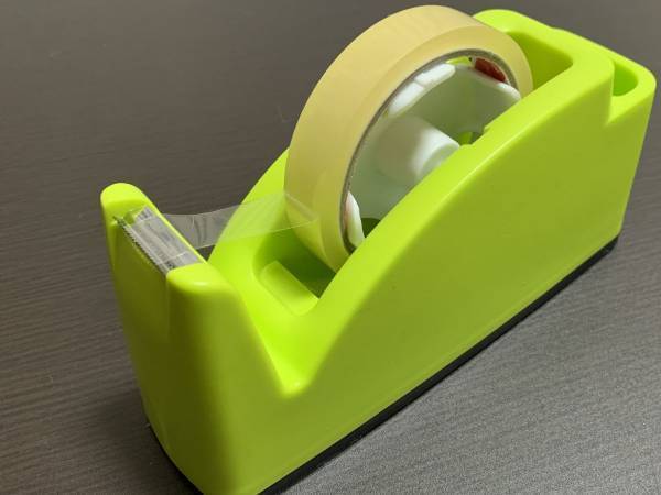 セロハンテープを貼り間違えたら？　解決策に「すご！」「知らなかった」