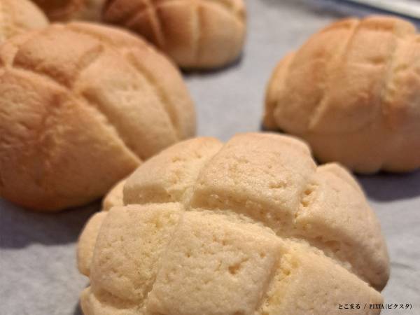 メロンパンにアレを挟んだら？　森永のレシピに「なんて大胆な！」「発想が天才的」