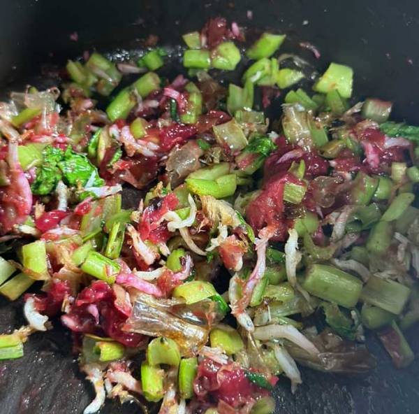 白米に飽きたらコレ！　小松菜と梅干しの『混ぜご飯』がウマい　「絶対においしいやつ」「彩りがいいね」