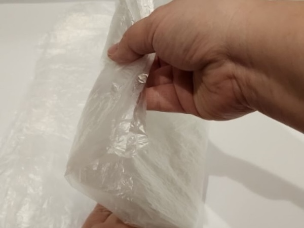 クリアファイルの意外な活用法に「ナイスアイディア」「素晴らしい」