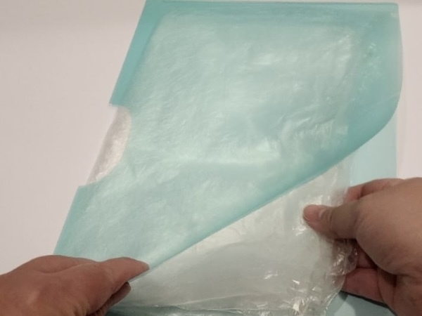 クリアファイルの意外な活用法に「ナイスアイディア」「素晴らしい」