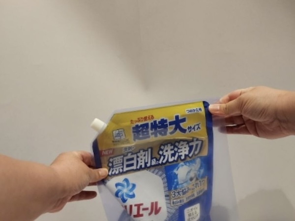 クリアファイルの意外な活用法に「ナイスアイディア」「素晴らしい」