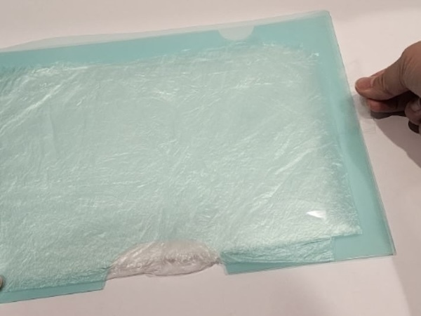 クリアファイルの意外な活用法に「ナイスアイディア」「素晴らしい」