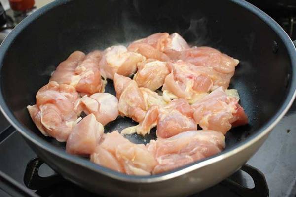 から揚げだけじゃない　鶏モモ肉の簡単レシピに「おいしそう」「やってみたい！」