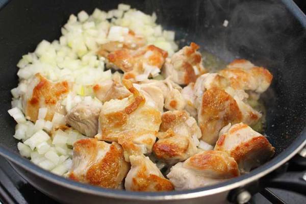 から揚げだけじゃない　鶏モモ肉の簡単レシピに「おいしそう」「やってみたい！」