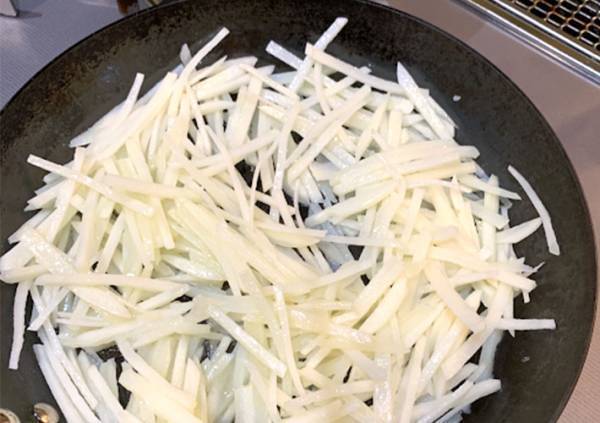 ジャガイモ料理、マンネリ化してない？　味の素のレシピに、子供「毎日食べたい」