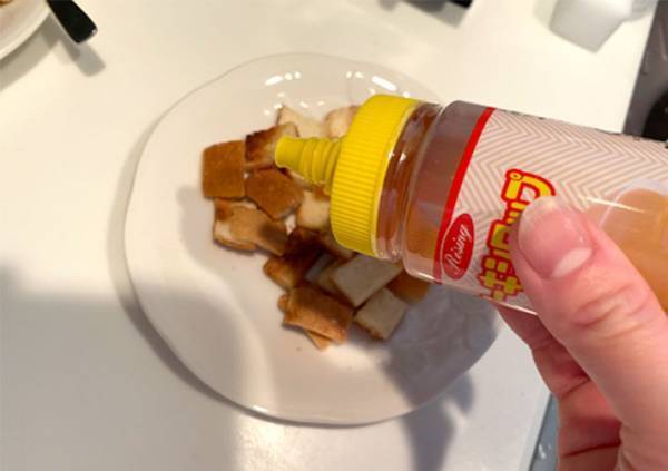 ５歳児「おいしすぎる」　レンジで簡単に作れる『食パンの耳ラスク』がうますぎた！