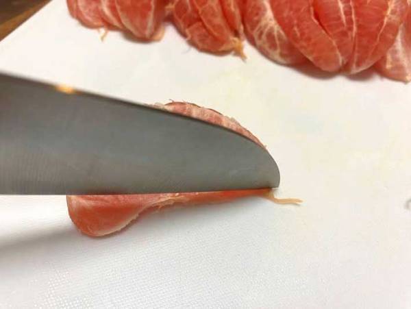 みかん感覚で食べられる！？　グレープフルーツ皮むきが超ラクになる裏技