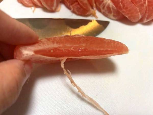 みかん感覚で食べられる！？　グレープフルーツ皮むきが超ラクになる裏技